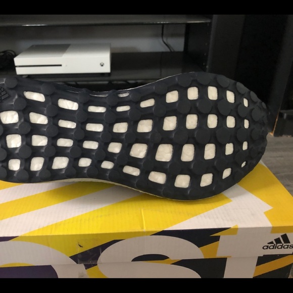 Adidas Pureboost Silver - Picture 3 of 6